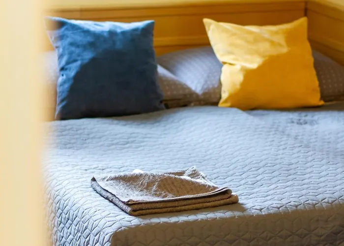 Kati P Vendeghaz שיופוק